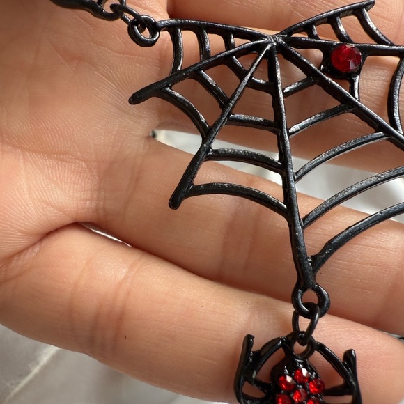 Halloween gothic party Black Spider Web Necklace with Red Accents - Picture 4 of 11